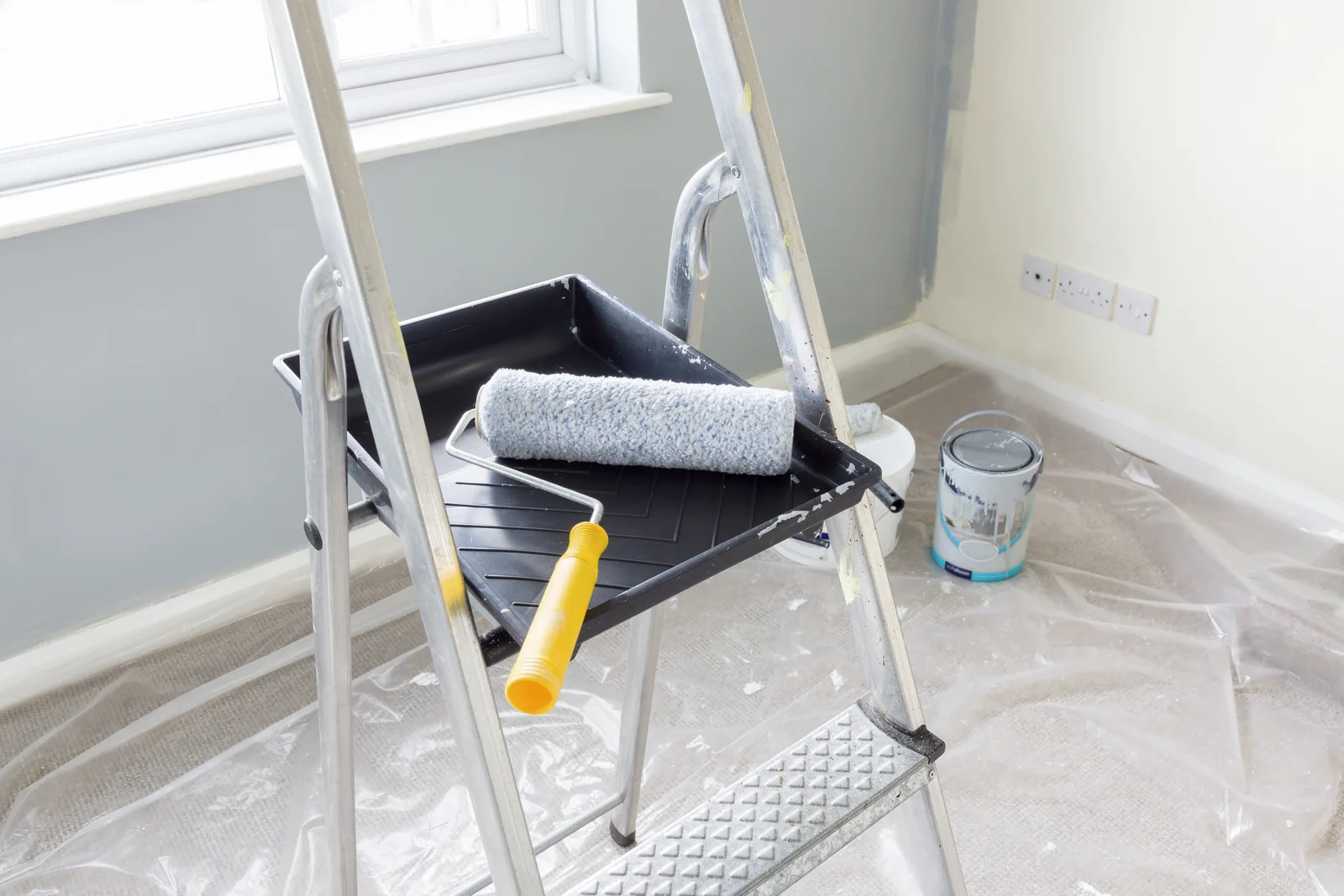 Trabajos de pintura en una vivienda de Orkoien